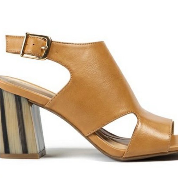 Open Toe Sandals - Picture 2 of 3